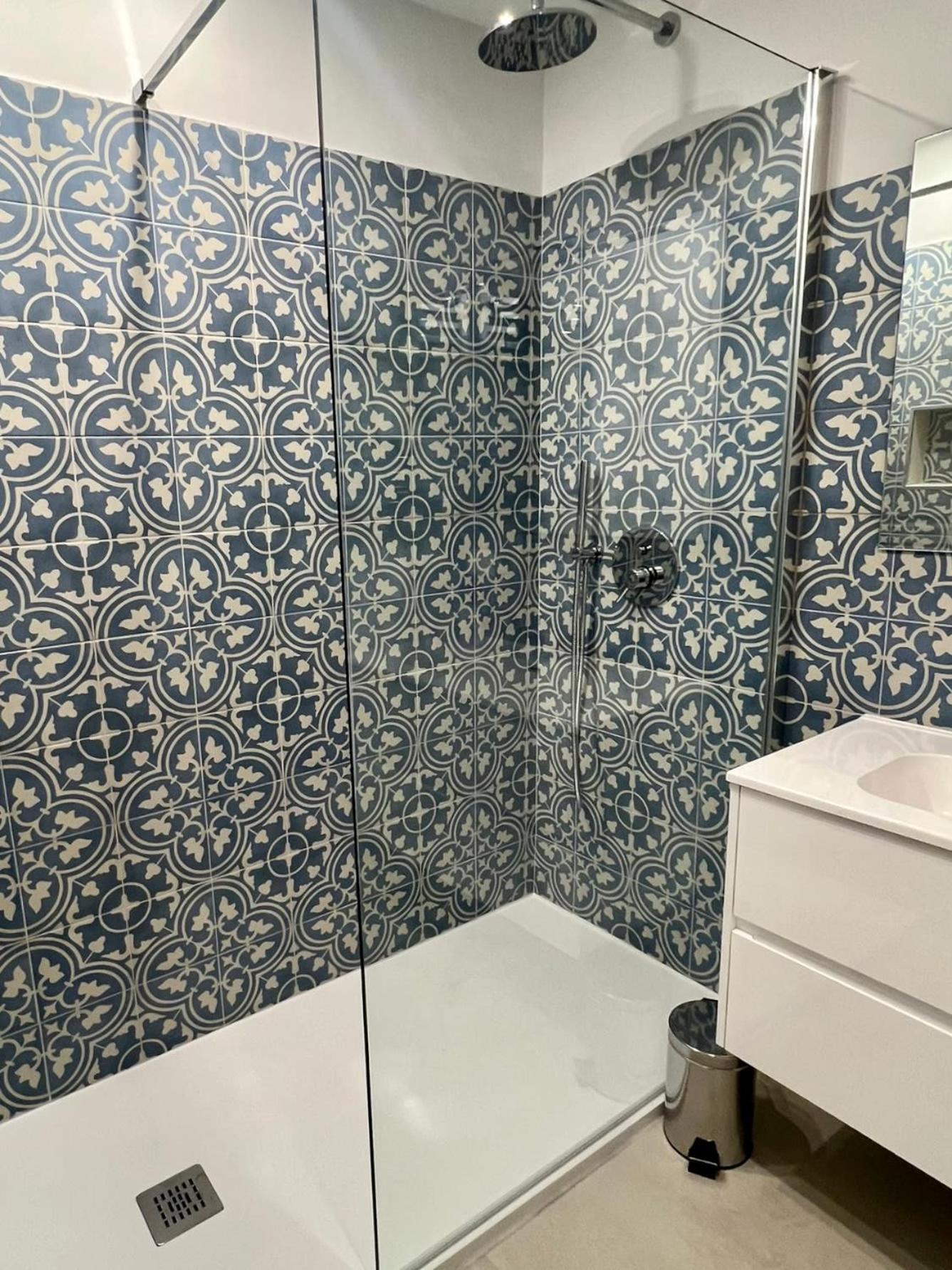 Risso - One Bedroom With Pool, Newly Renovated In Spring 2024 Nice Extérieur photo